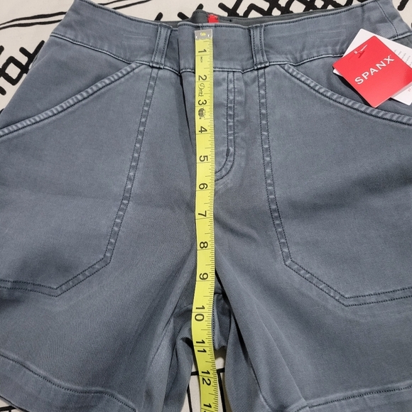 Spanx Twill Shorts 6" with Pockets Hazy Blue Grey Size XS - Picture 8 of 13